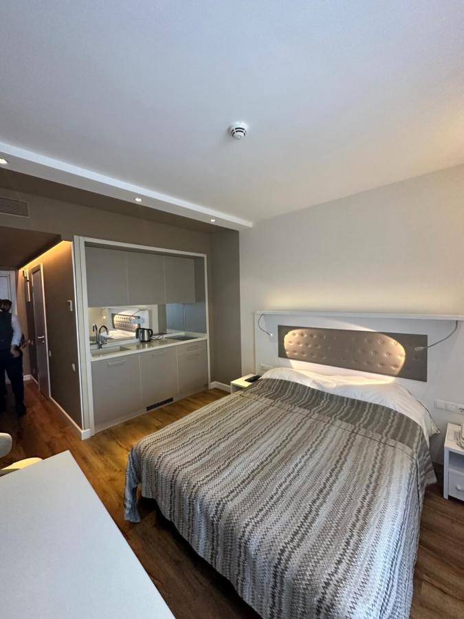 Alliance Palace Aparthotel By Marriott Batumi Exterior photo